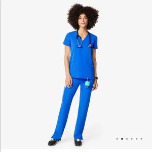 Figs Casma 2 pocket Scrub Top